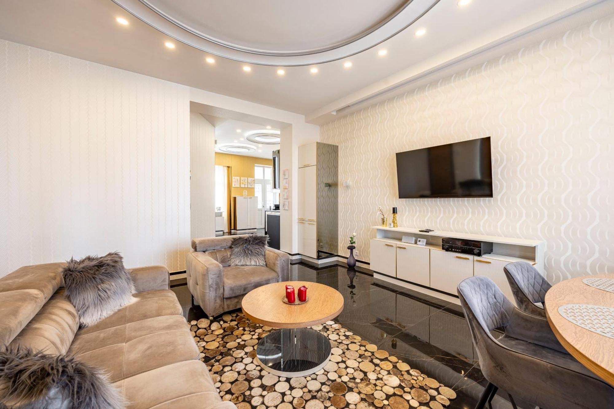 Luxury Royal Central Apartment By Prestige Homes Budapest Extérieur photo