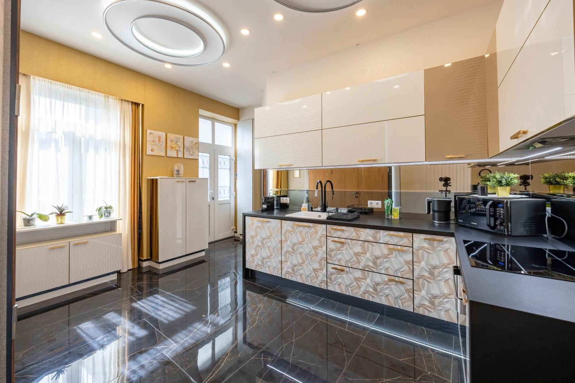 Luxury Royal Central Apartment By Prestige Homes Budapest Extérieur photo